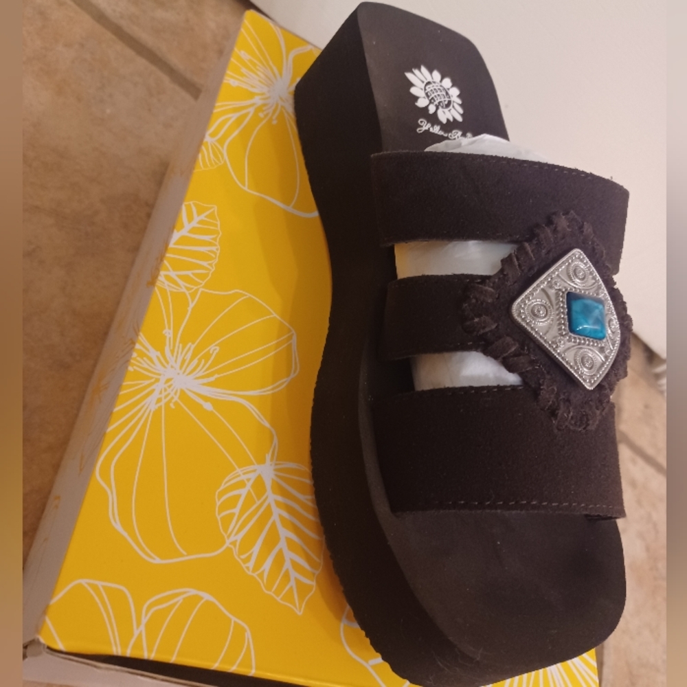 YellowBox Sandals - Picture 3 of 5